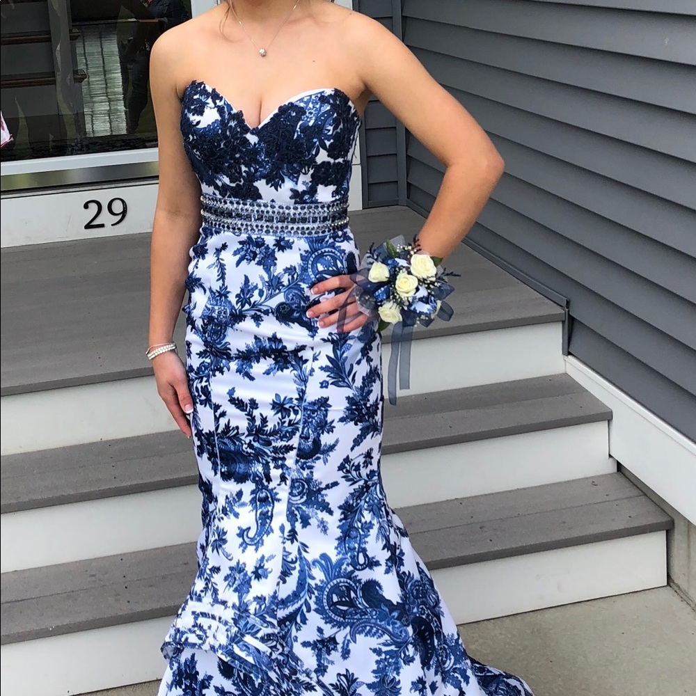 Prom Gown size 2-4